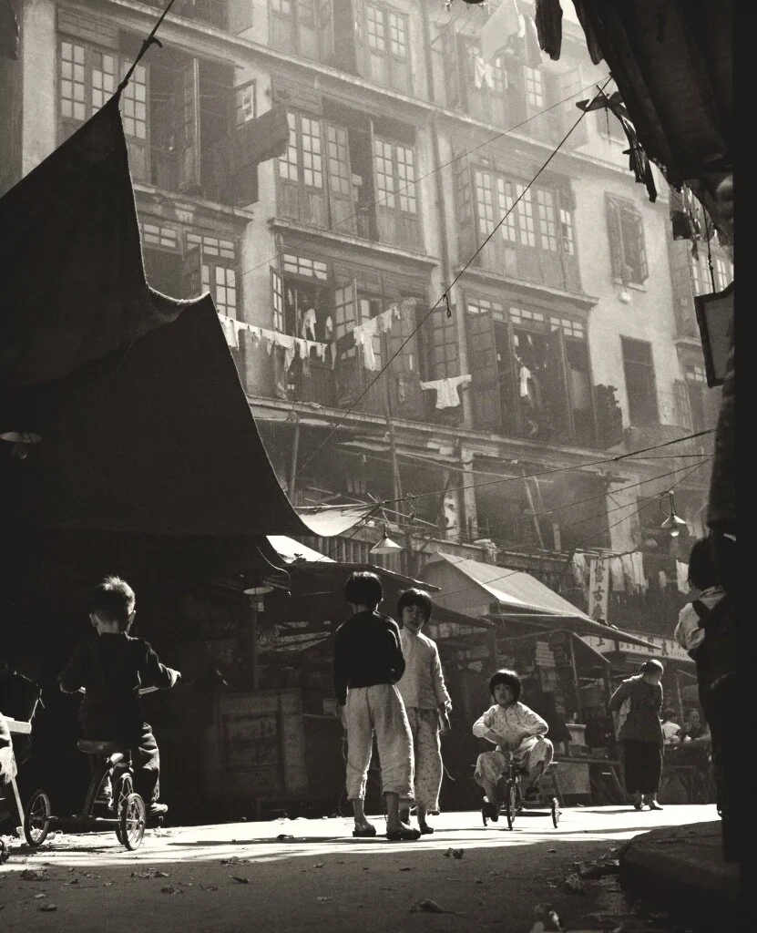 FAN HO PORTRAIT OF HONG KONG 写真集 ファン・ホ Portrait of Hong Kong - 何藩 | shashasha 写々者 - 写真集と